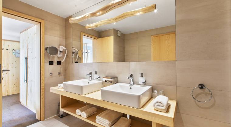 Apartmán de Luxe s modernou kúpeľňou - Hotel PARTIZÁN