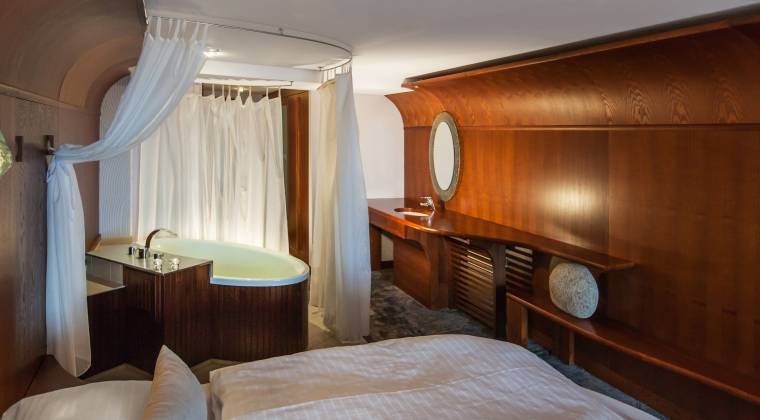 Tematická izba Honeymoon suite - Hotel PARTIZÁN