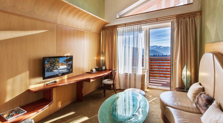 Tematická izba Honeymoon suite s výhľadom na Nízke Tatry - Hotel PARTIZÁN